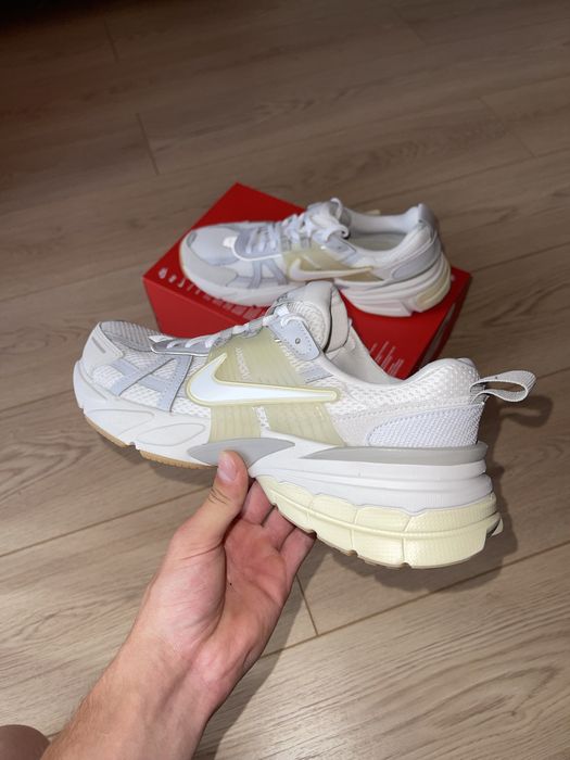 Кросівки Nike V2K RUN (HV4314 030)