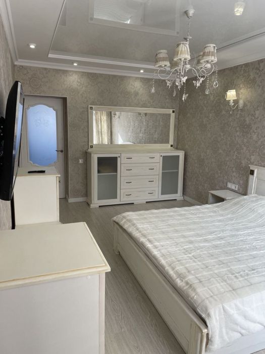 Продаж квартири з євроремонтом вул. Залізнична