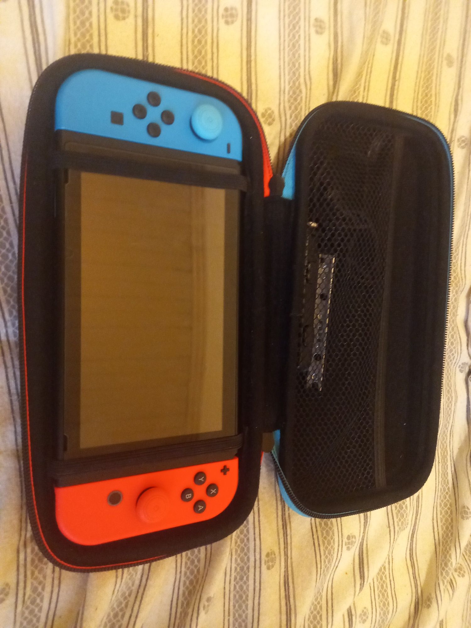 Vendo Nintendo Switch V2