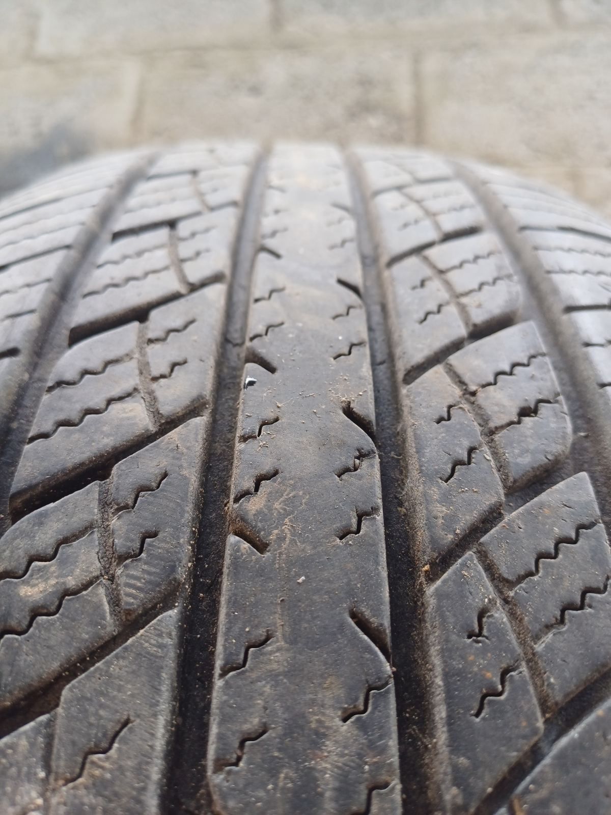 Продам шини 225/60 17R