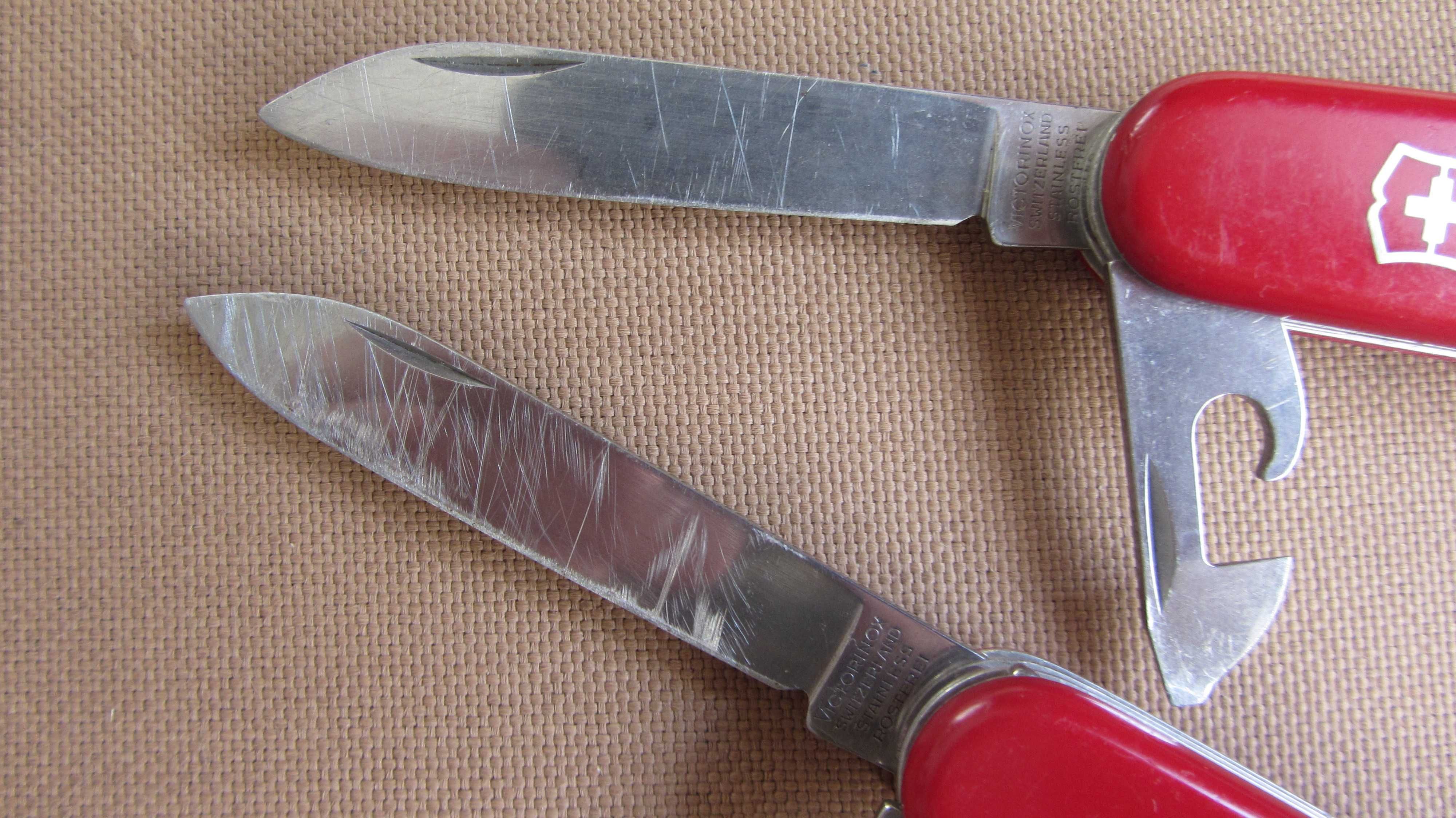 Одним лотом два Victorinox.