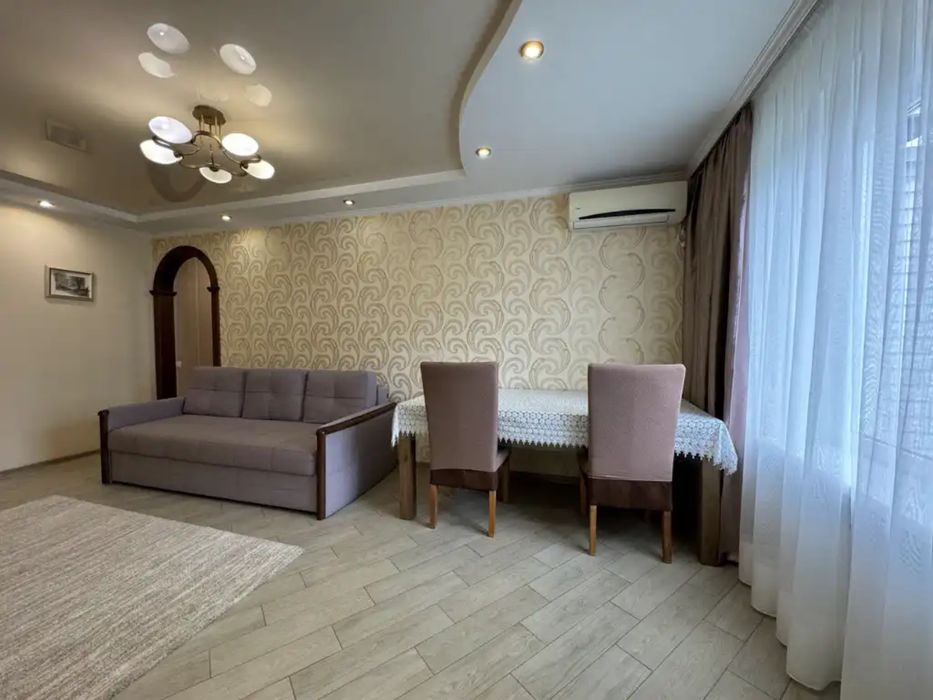 Продам с ремонтом 3к квартира ж/м Тополь-1