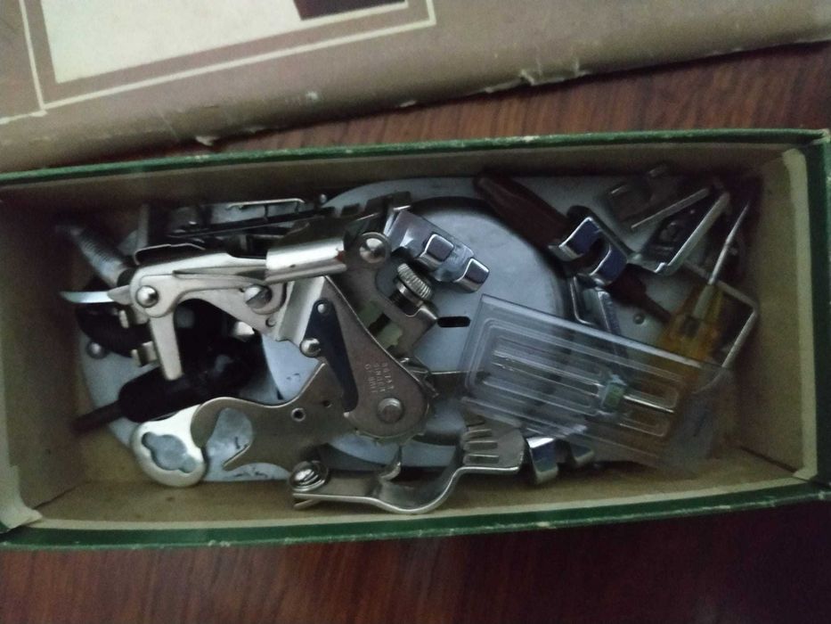 Máquina de coser e bordar