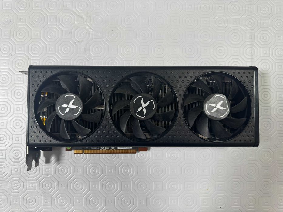 XFX Speedster QICK308 Radeon RX 6600 XT