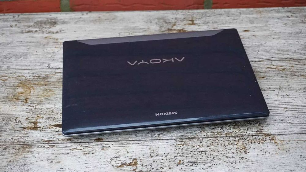 computador portátil Medion Akoya E1228 Intel Atom N570.