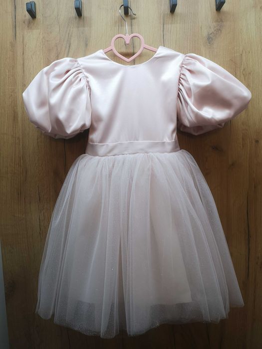 Святкова сукня у пудровому кольорі , розмір 104