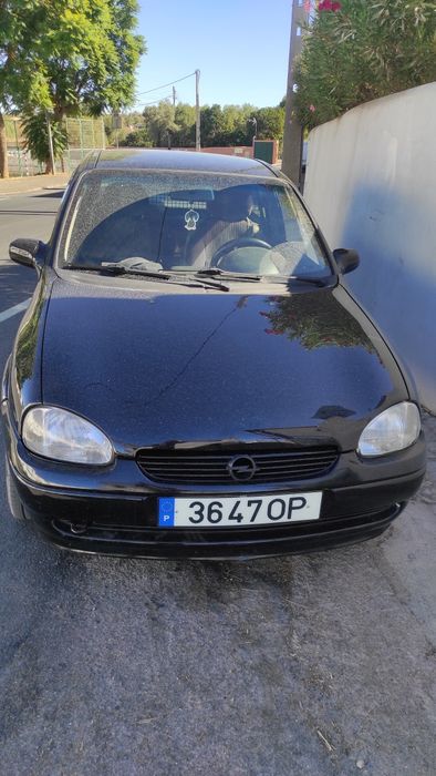 Opel corsa preto