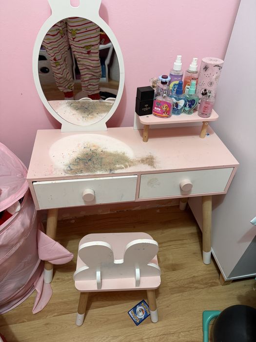 Toaletka dla dziewczynki do odswiezenia