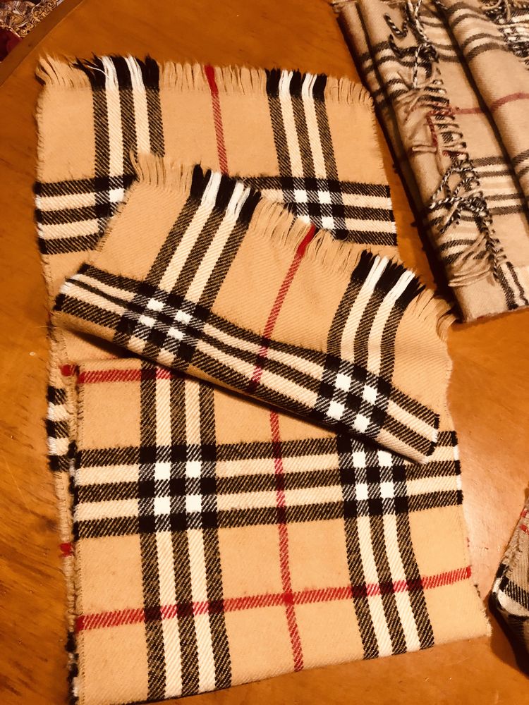 Szalik jak krata Burberry