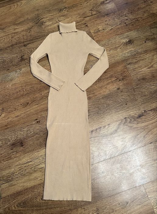 Плаття в рубчик міді