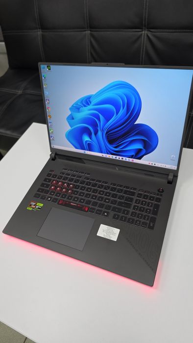 Asus rog strix g19 Ryzen 9 rtx 5070