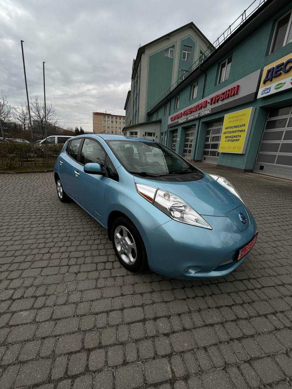 Продам Nissan Leaf 2015