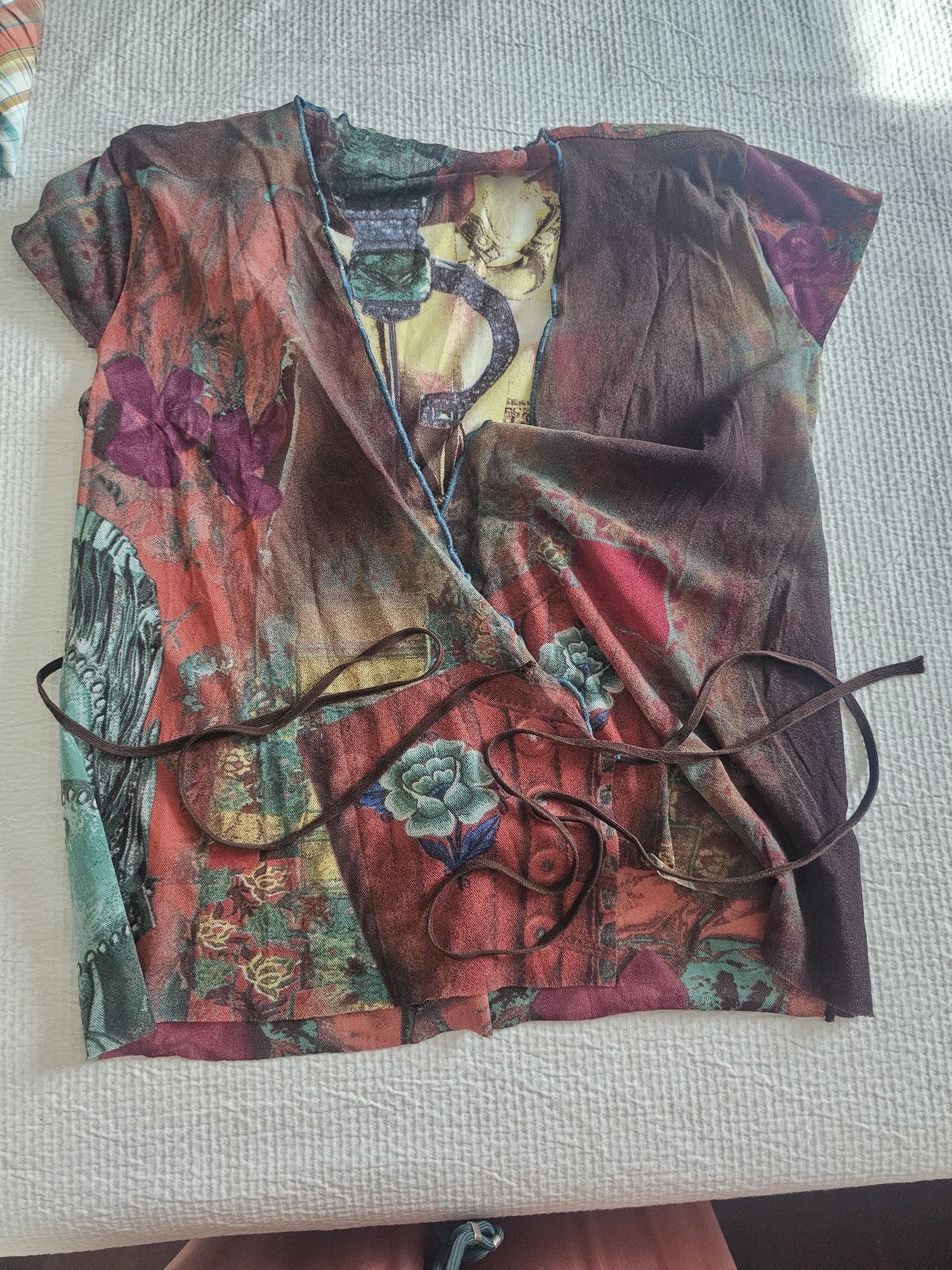 Blusa trespasse em bico