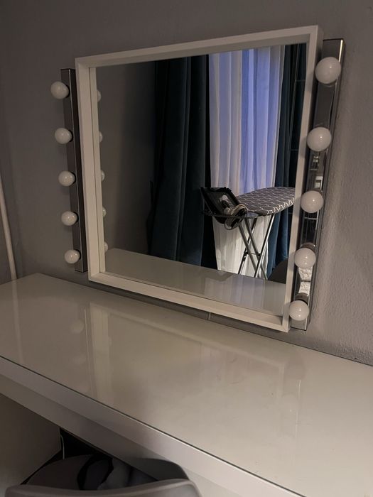 Lustro Ikea z oswietleniem