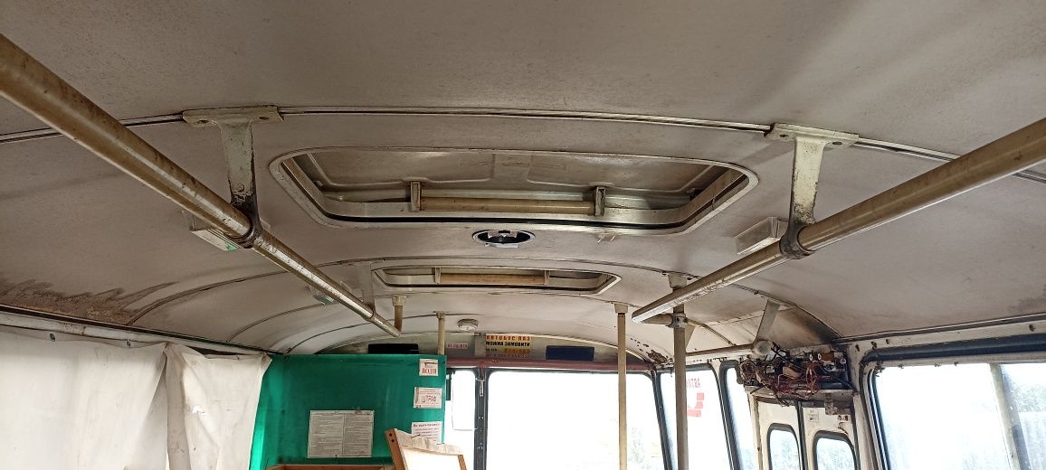 Автобус ПАЗ без двигуна