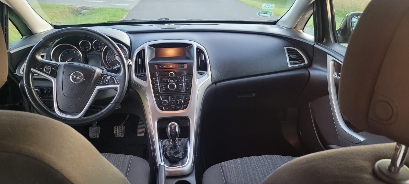 Opel Astra J 1.6b 2010r