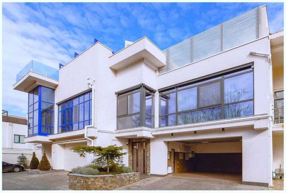 Высокотехнологичный современный дом 1-я линия моря Аркадия