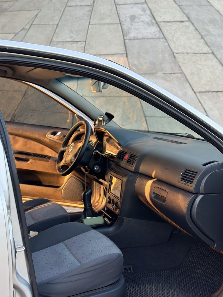 Skoda octavia tour 1.6 mpi