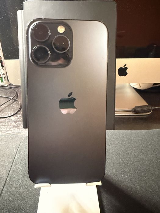 iPhone 15 Pro Max 256GB • Bateria 100% • Impecável