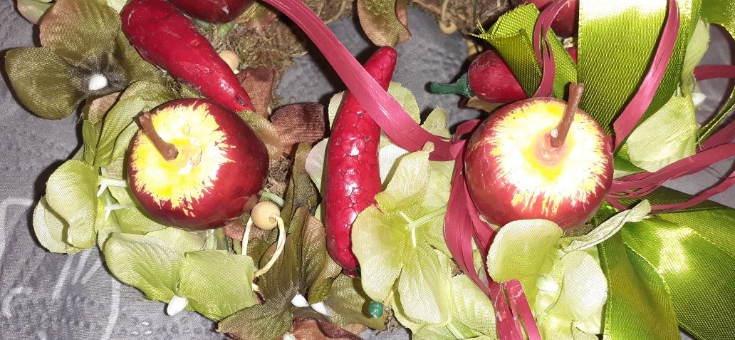 Jesienny stroik jabłka i papryczki