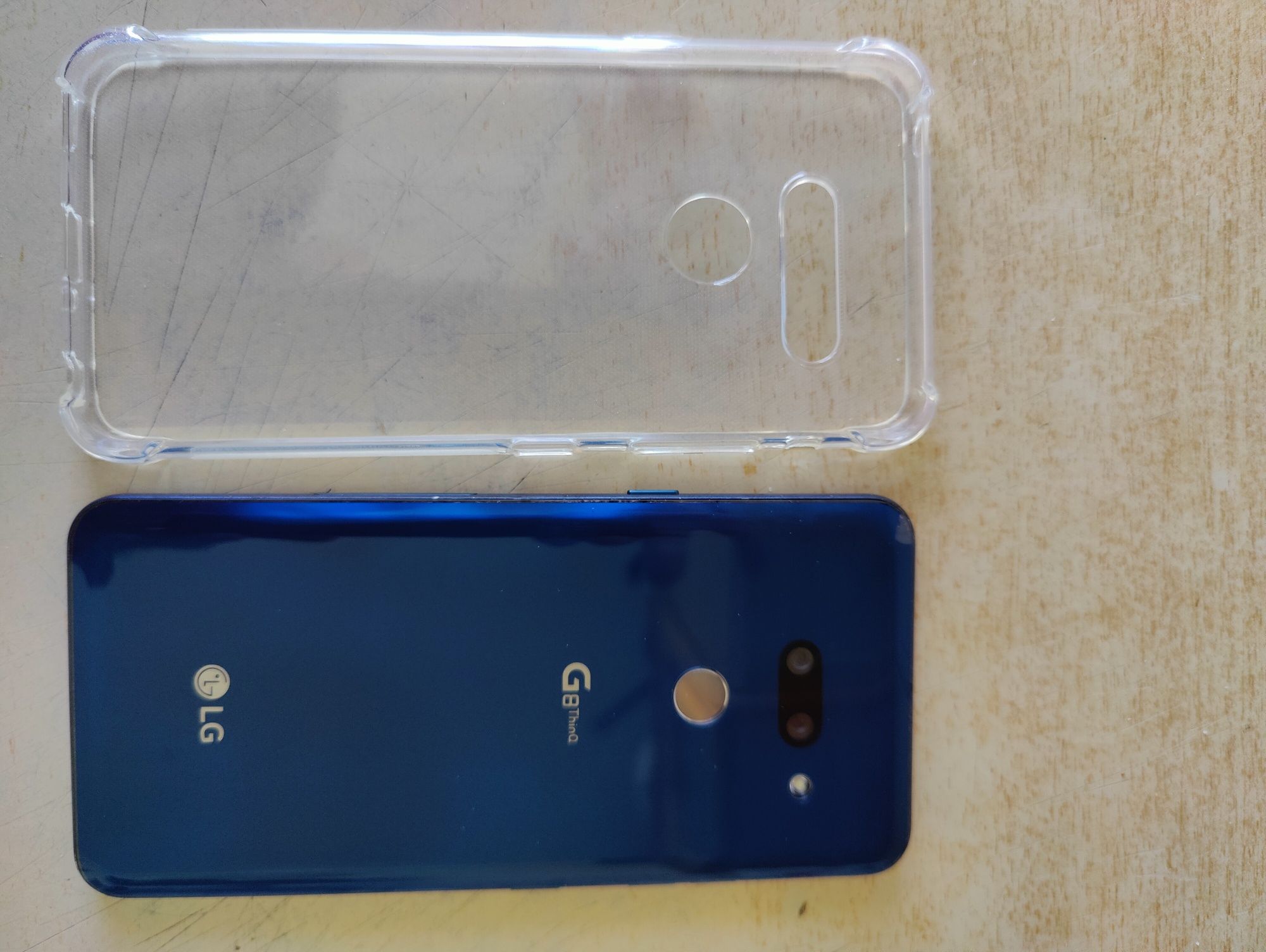 Sprzedam smartfon LG G8 thinq. Stan BDB