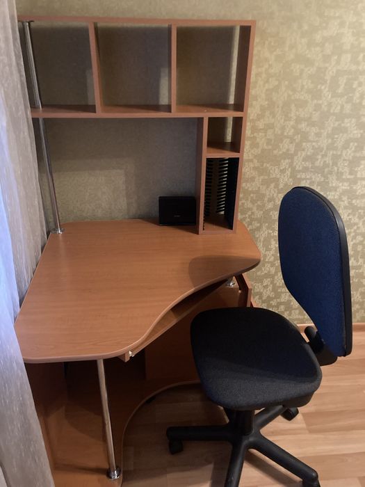 Стол компьютерный