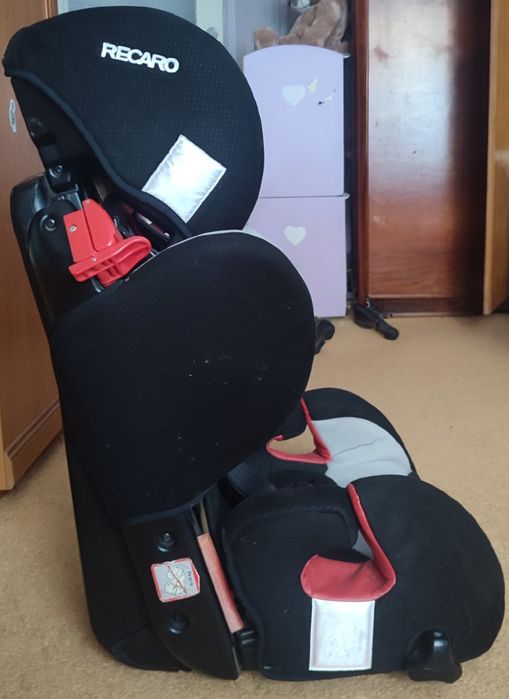 Автокрісло дитяче Recaro Young  9-36 кг