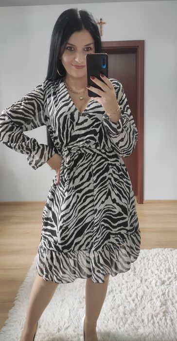 Sukienka nowa z metką