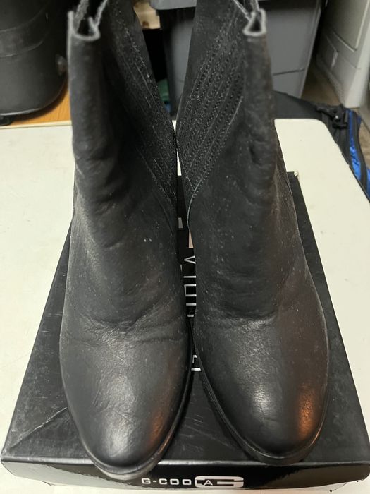 Botas novas de mulher