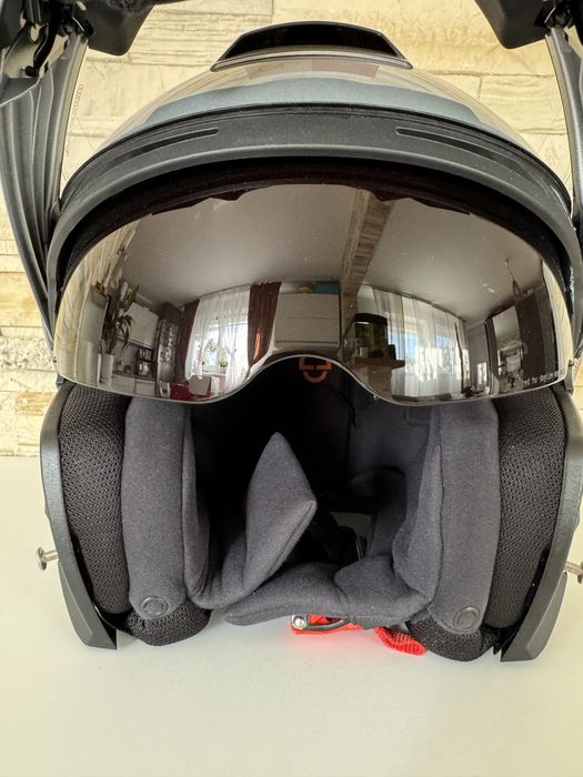 Kask motocyklowy szczękowy Schuberth C4 Pro roz. XS