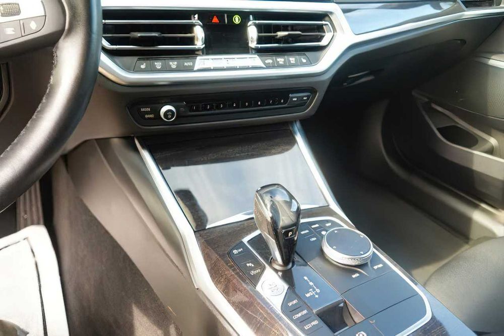 BMW 3 Series 330i xDrive      2020