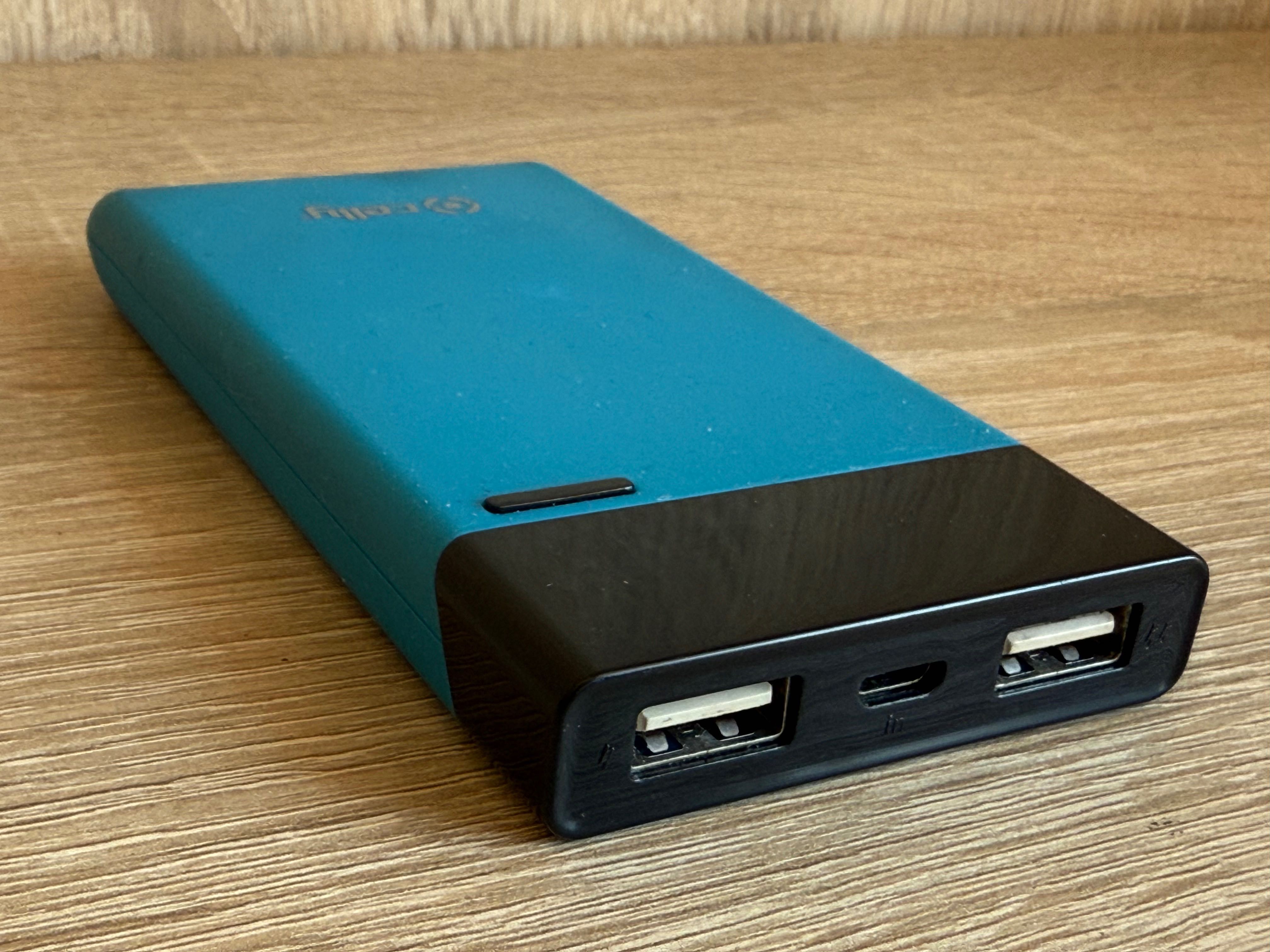 Niebieski Powerbank Celly 5000mAh 2x USB, 1x microUSB
