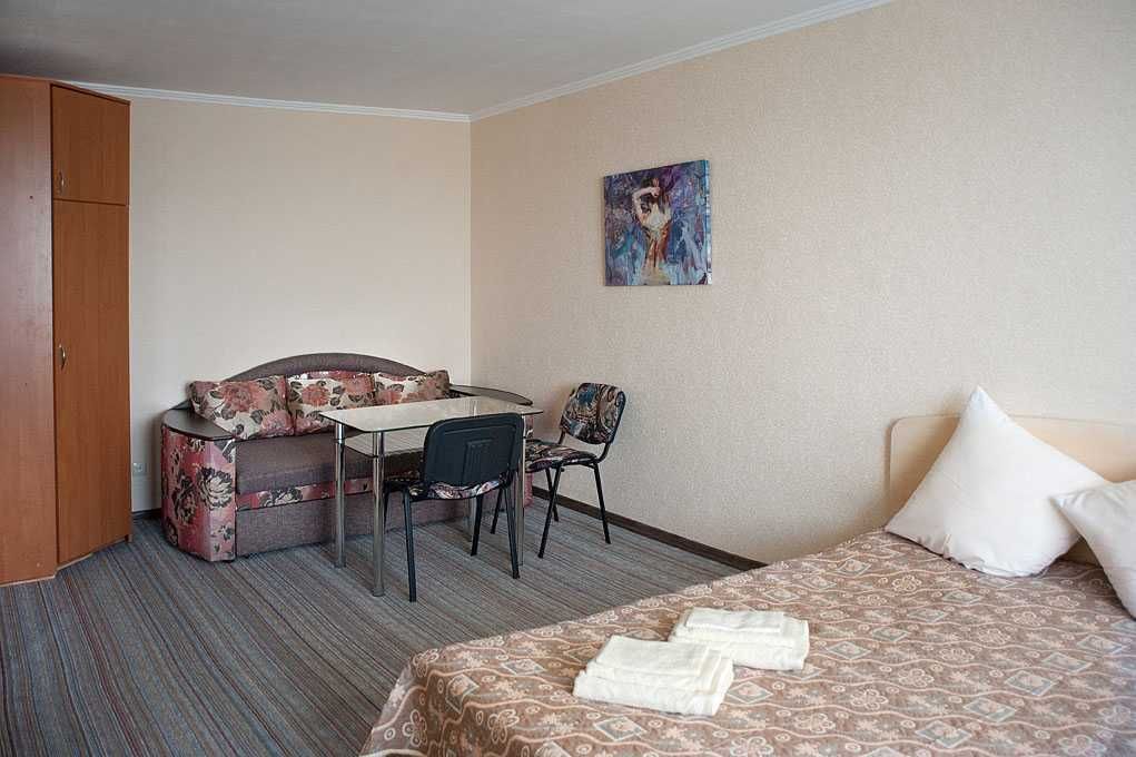 1к квартира посуточно. Вознесеновский. 6, 10 горбольница. Вид на реку