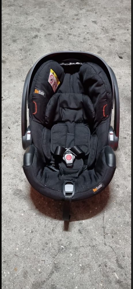 Carrrinho bebé Trio marca  Besafe