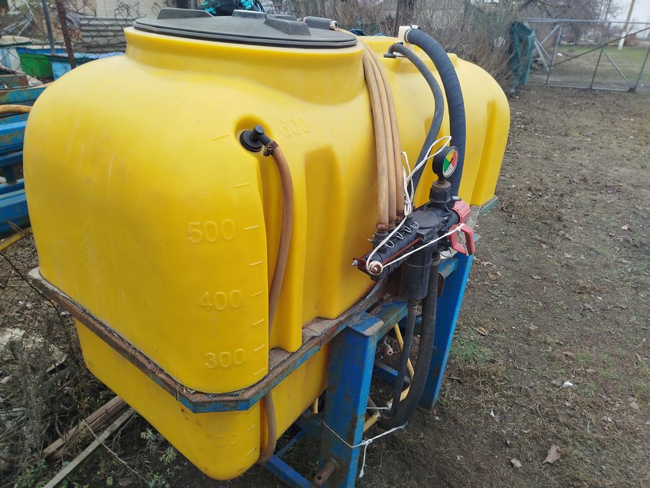 Оприскувач 600л.