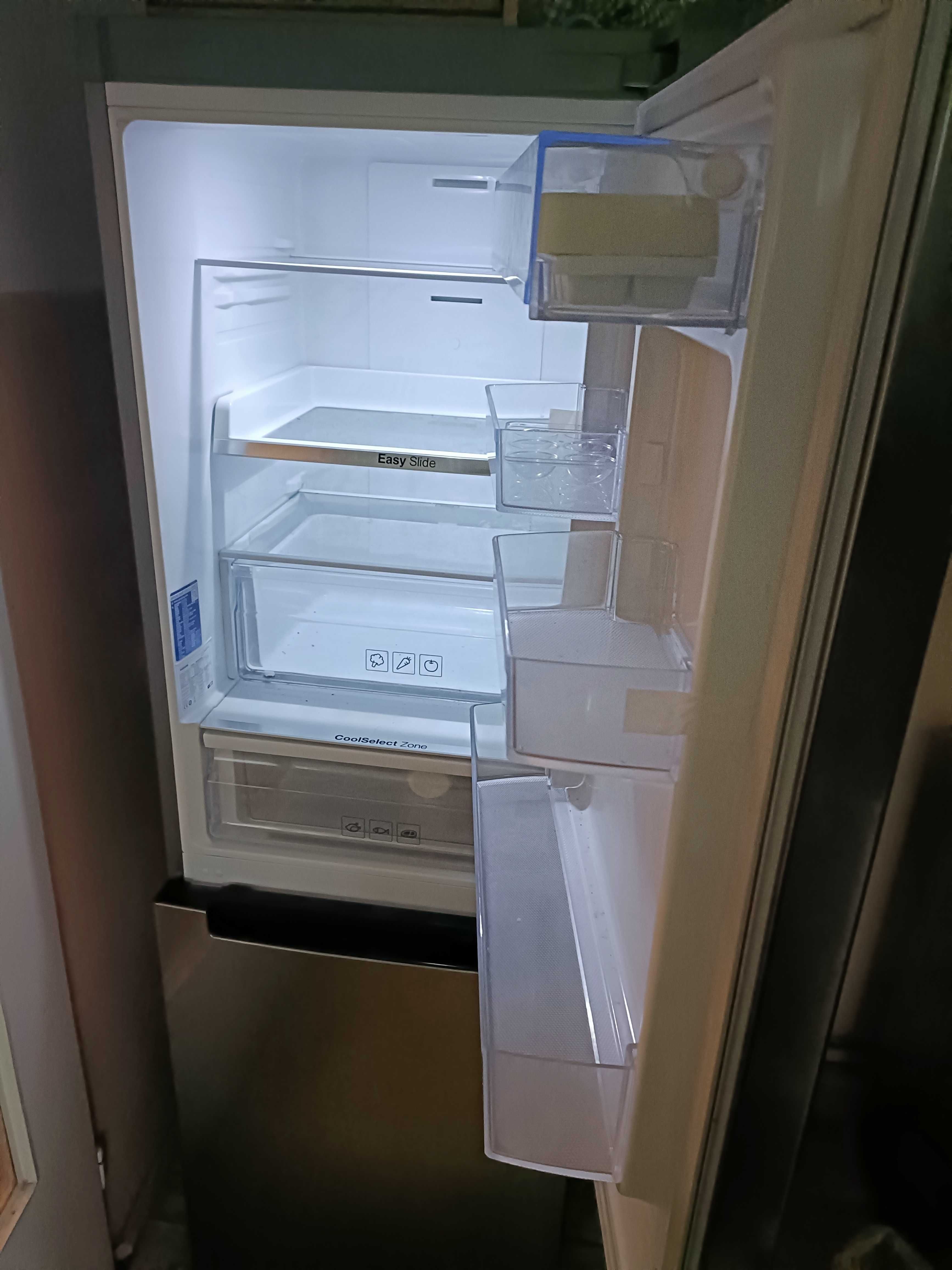 Lodówka Samsung No frost Model RB29FERNCSS 2 letnia stan BDB