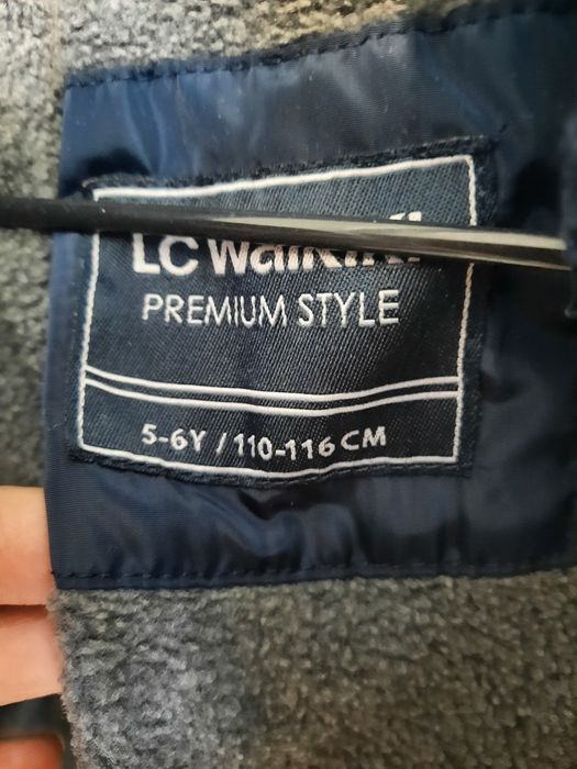 Продам весняну курточку