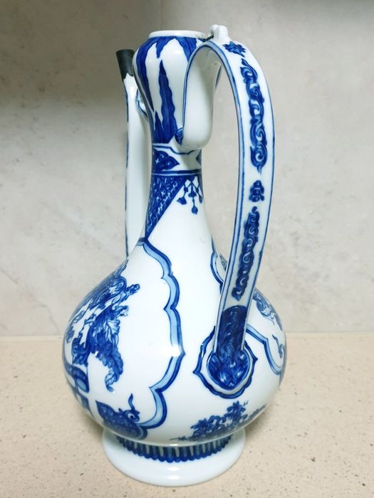 Fantasticogomil em porcelana NG-Armas de António Peixoto