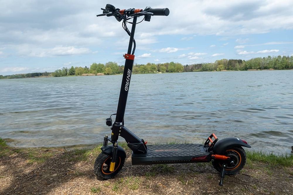 Troco ou vendo trotinete elétrica com acessórios