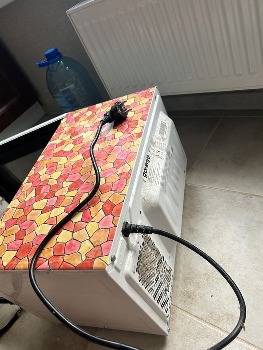 Продам мікрохвильову піч Gorenje