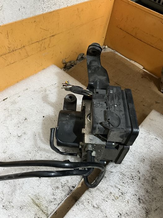 Bomba ABS Ford Transit connect