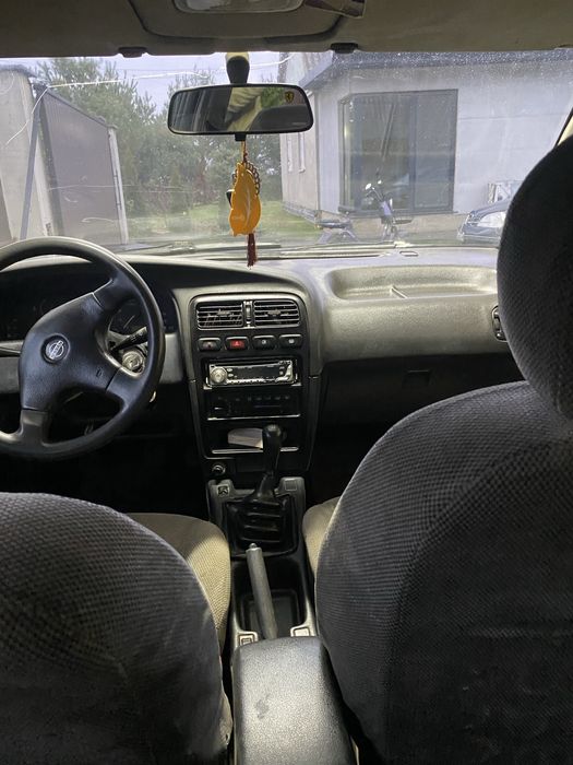 Продам нісан примера