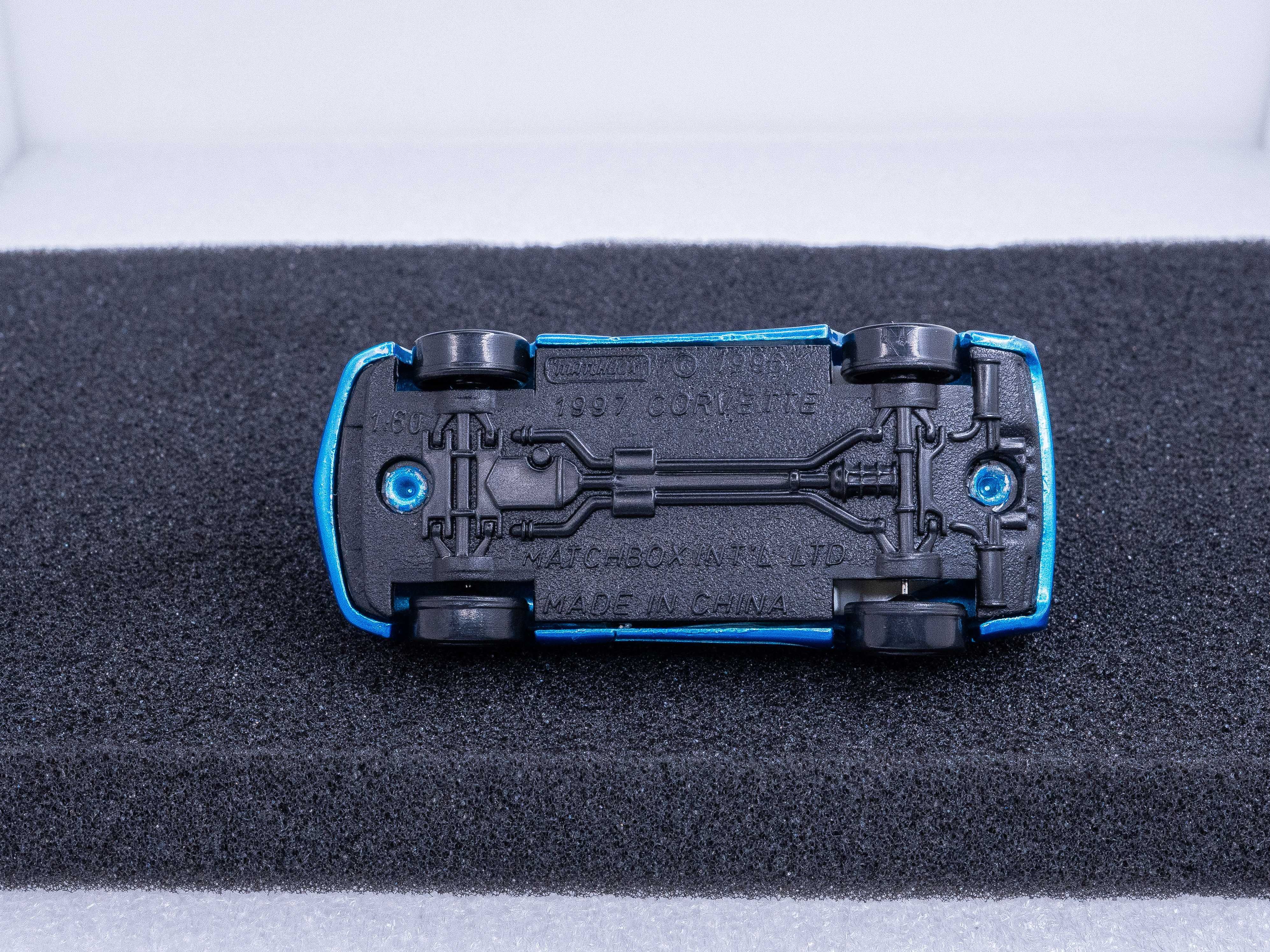 Matchbox Chevrolet Corvette C5  z roku 1998 stan kolekcjonerski