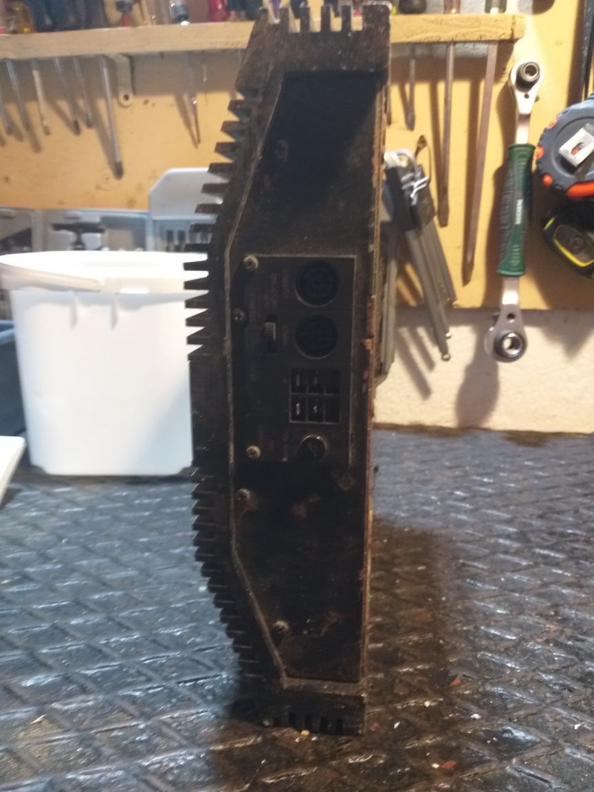 Amplificador da Blaupunkt BSA 247