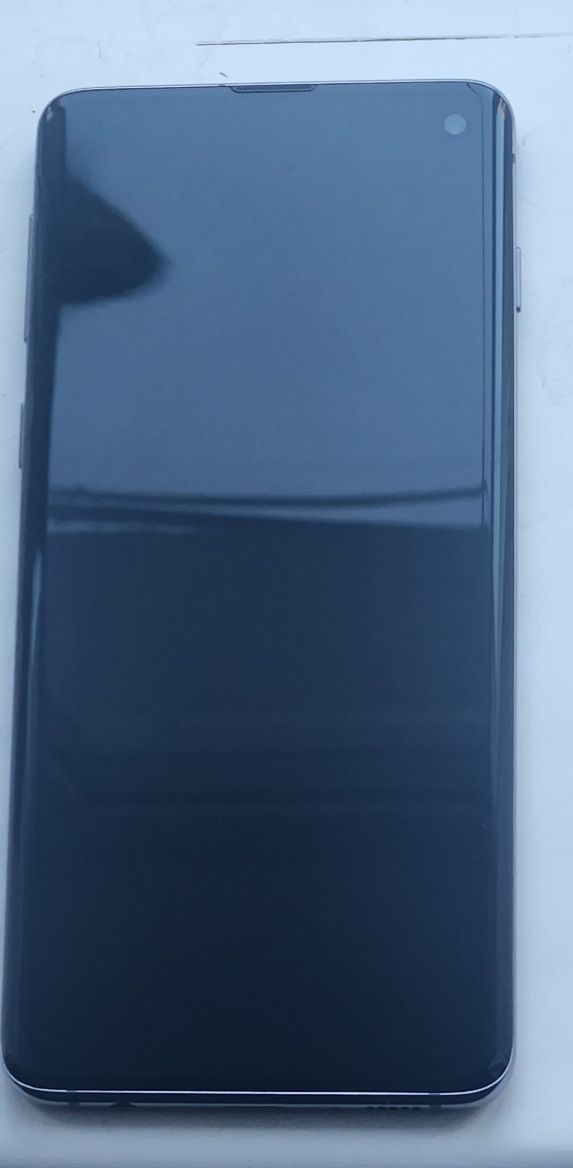 Продам смартфон ,Samsung  s10.