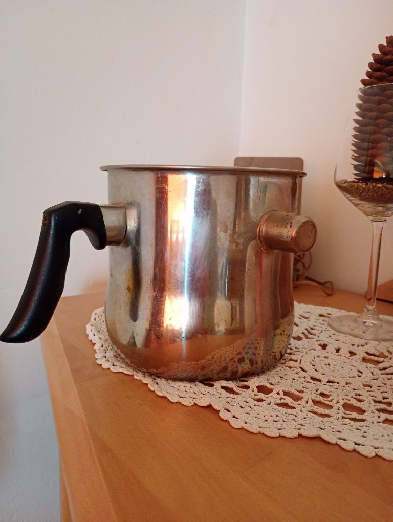 Garnek do gotowania mleka