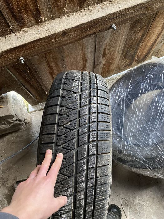 Opony Kumho WinterCraft SUV WS71 255/70 R15 108T