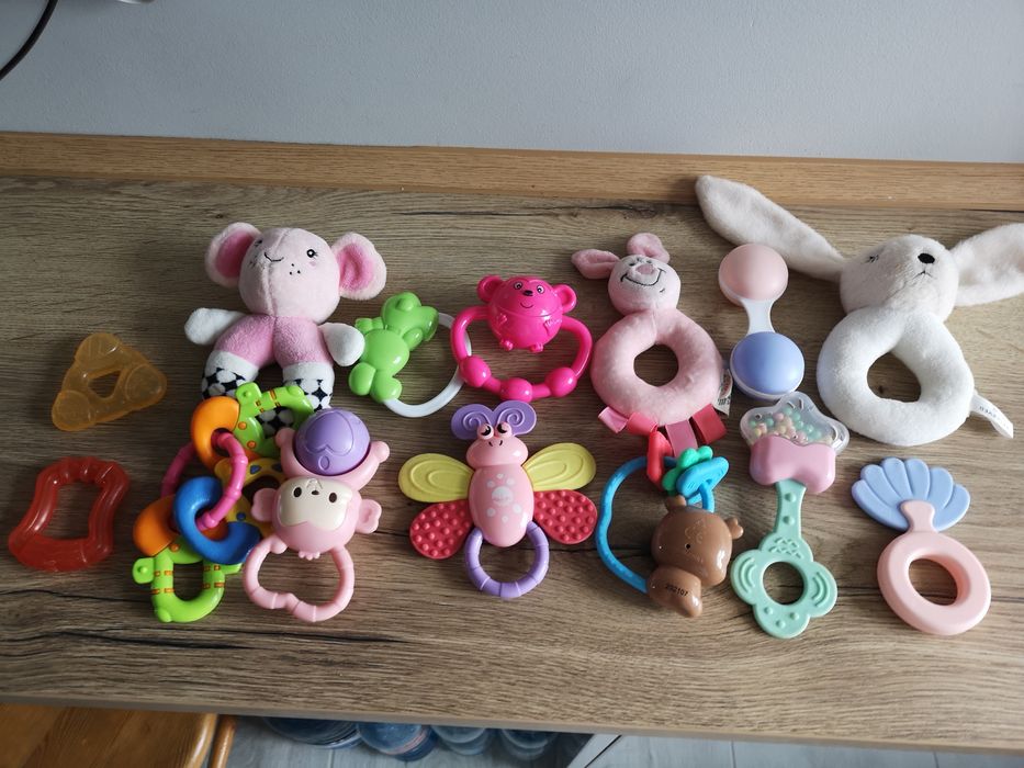 Grzechotki ,gryzaki 14 szt,sprzedam