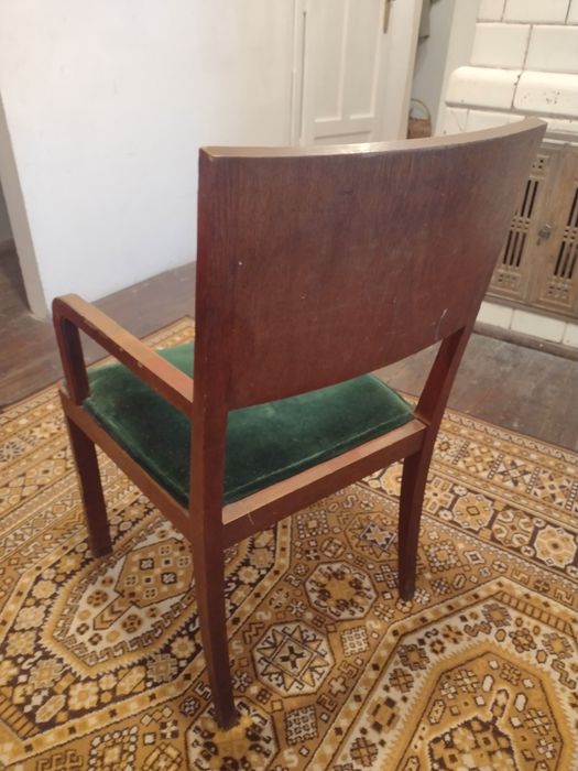 Dwa fotele z podłokietnikami