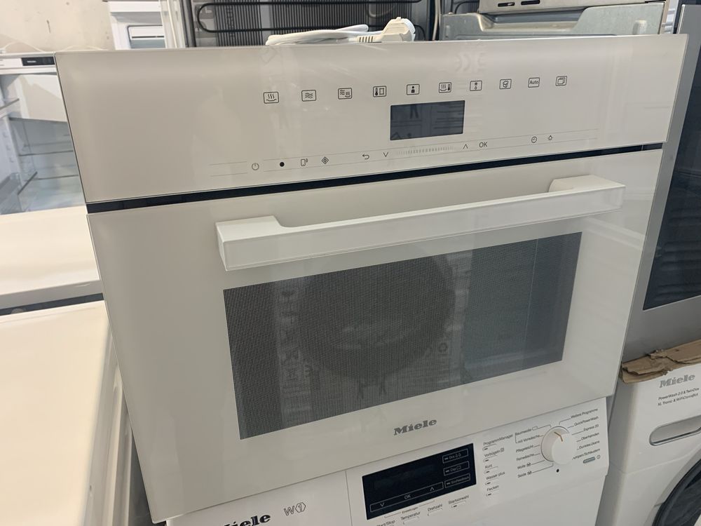 Пароварка + НВЧ Miele DGM 7440